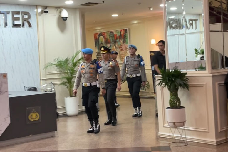 Mantan Kasubdit 3 Direktorat Reserse Narkoba (Ditresnarkoba) Polda Metro Jaya AKBP Malvino Edward Yusticia dipecat tidak hormat buntut kasus pemerasan 45 warga negara (WN) Malaysia. Malvino menyatakan banding atas sanksi itu.