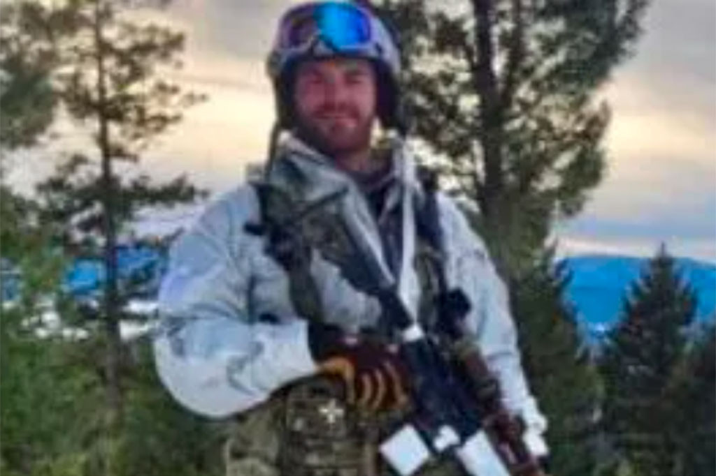 Pengemudi Tesla Cybertruck yang meledak di Las Vegas, Rabu, 1 Januari 2025, telah diidentifikasi sebagai Matthew Livelsberger, seorang veteran militer Amerika Serikat berusia 37 tahun, kata Denver7 News mengutip sejumlah sumber.