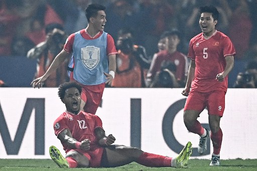 Setelah tak ada gol yang tercipta di babak pertama, Vietnam akhirnya berhasil memecah kebuntuan terlebih dahulu lewat sundulan Nguyen Xuan Son setelah menerima umpan Vu Van Thanh pada menit ke-59.