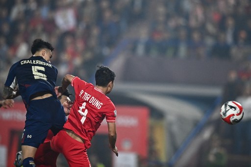 Thailand tak menyerah dan berhasil memperkecil ketertinggalan lewat gol Chalermsak Aukkee setelah menerima umpan dari Suphanat Muenta pada menit 83.