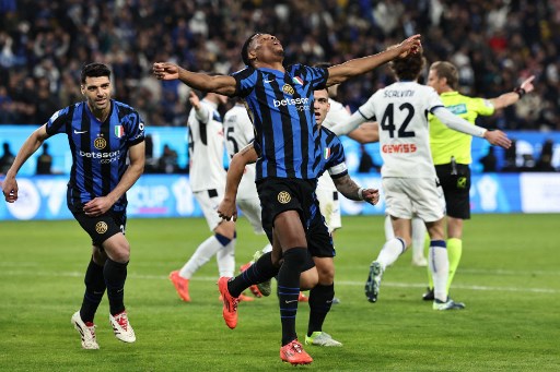 Dua gol kemenangan Nerazzurri diborong oleh bek asal Belanda, Denzel Dumfries. Gol pertama dicetak Dumfries lewat tendangan salto pada menit ke-49.