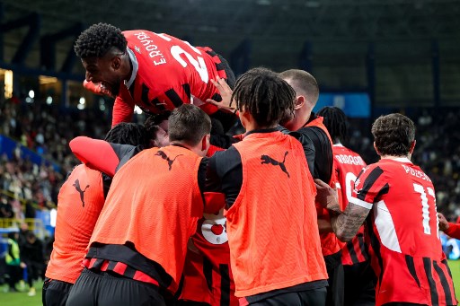 Tidak lama kemudian Milan berbalik unggul saat Yunus Musah berusaha mengirim umpan silang kepada Tammy Abraham. Namun bola justru mengenai bek Juve Federico Gatti dan masuk ke gawang sendiri. 2-1 untuk Milan.