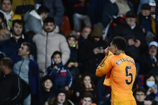 Menjelang laga usai Real membalikkan keadaan. Blunder yang dilakukan pemain belakang Valencia Hugo Guillamon dimanfaatkan oleh Bellingham untuk mengoyak gawang tuan rumah. Kemenangan 2-1 pun berhasil dibawa pulang pasukan Los Blancos. 