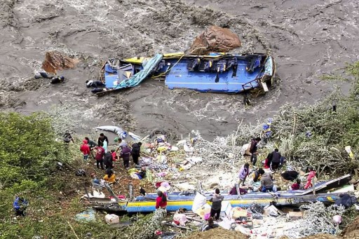 Selain korban meninggal, enam orang lainnya belum ditemukan setelah bus yang mereka tumpangi mengalami kecelakaan di Ancash, sebuah wilayah di Andes, Peru, Jumat, 3 Januari 2025.