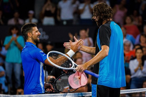 Sebaliknya, Opelka meraih salah satu kemenangan terbesar dalam kariernya. Petenis Amerika itu memainkan pertandingan yang nyaris sempurna untuk menyingkirkan petenis Serbia itu di hadapan penonton yang memadati Pat Rafter Arena.