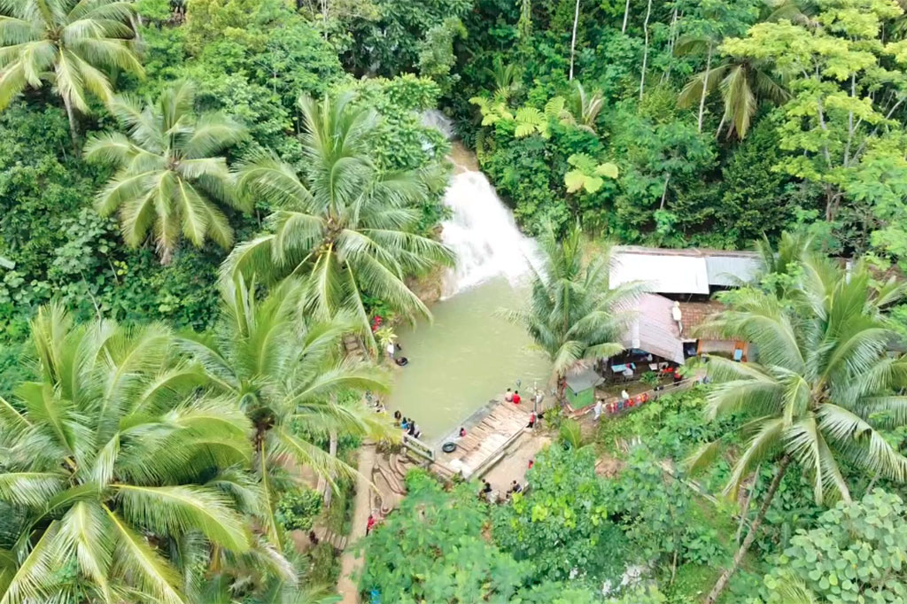  Ini merupakan salah satu rekomendasi destinasi liburan yang bisa anda kunjungi saat sedang berada di Yogyakarta. Yakni Ekowisata Taman Sungai Mudal yang terletak di Perbukitan Menoreh, Kabupaten Kulon Progo. 