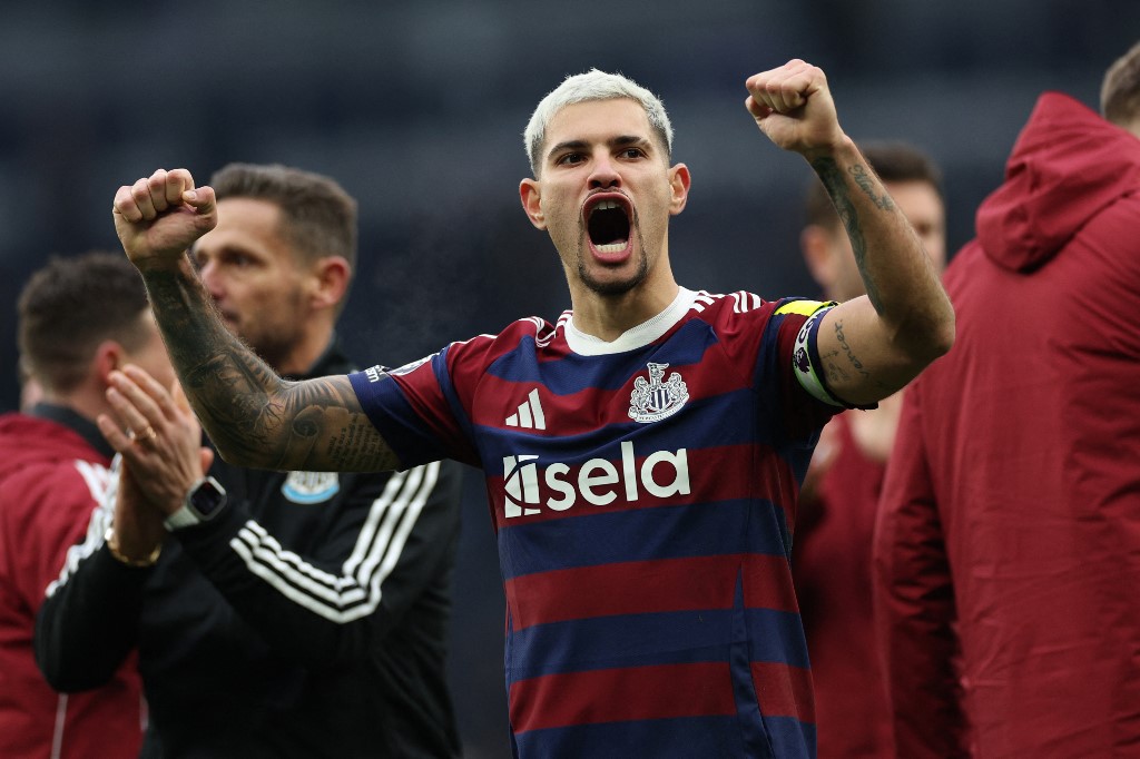 Di sisi lain, Newcastle sukses mencatatkan lima kemenangan beruntun pada kompetisi Liga Inggris setelah sebelumnya menaklukkan Manchester United, Aston Villa, Ipswich Town dan Leicester City.