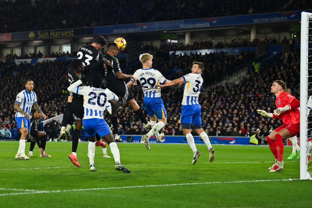 Arsenal gagal memangkas jarak dengan Liverpool setelah ditahan imbang Brighton dengan skor 1-1 pada pekan ke-20 Liga Inggris di Stadion Amex, Brighton, Minggu, 5 Januari 2025 dini hari WIB.