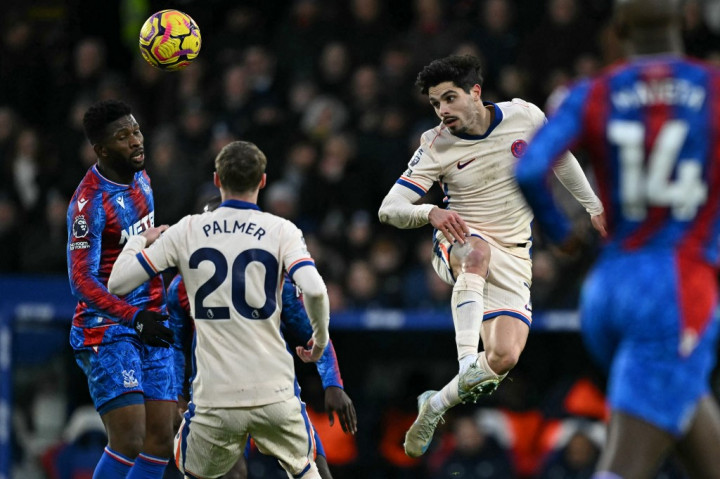 Secara statistik, Chelsea dapat mendominasi jalannya pertandingan dengan menorehkan 63 persen, sedangkan Crystal Palace lebih sering menciptakan peluang lewat enam tendangan tepat sasaran.