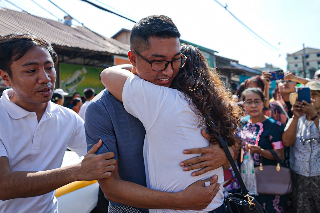 Kudeta itu menggulingkan pemerintahan Aung San Suu Kyi, yang kemudian memicu gelombang protes dan perlawanan bersenjata.