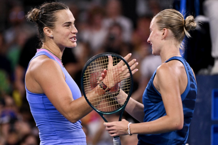 Sabalenka bangkit untuk mengalahkan petenis kualifikasi berusia 21 tahun Polina Kudermetova 4-6, 6-3, 6-2 di final, Minggu (5/1), untuk mengamankan gelar ke-18 dalam kariernya.