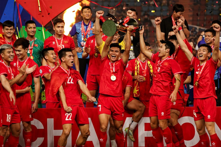 Vietnam baru dua kali juara AFF Cup yakni pada 2008 dan 2018. Dengan kemenangan ini, maka Vietnam kini mengoleksi tiga piala. 