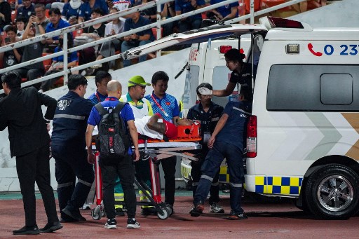 Penyerang naturalisasi asal Brasil yang dinobatkan sebagai pemain terbaik dan top skor ASEAN Cup 2024 tersebut mengalami cedera saat laga final leg kedua di Rajamangala National Stadium, Bangkok. Son mengalami patah kaki yang membuatnya harus ditandu keluar lapangan.