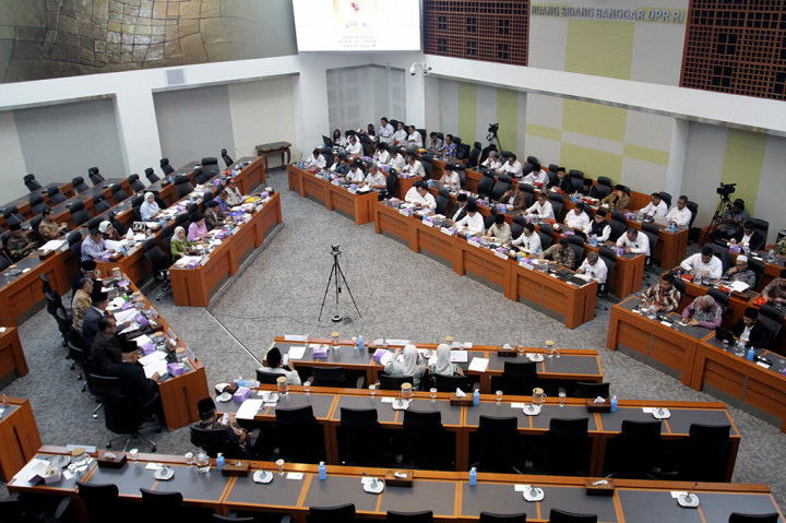 Biaya itu dialokasikan untuk pembiayaan penerbangan, biaya akomodasi jamaah di Mekkah serta Madinah, dan biaya hidup. Ia juga menyampaikan bahwa apabila dibandingkan dengan biaya haji tahun 2024, BPIH itu turun sebesar Rp4.000.027,21. 