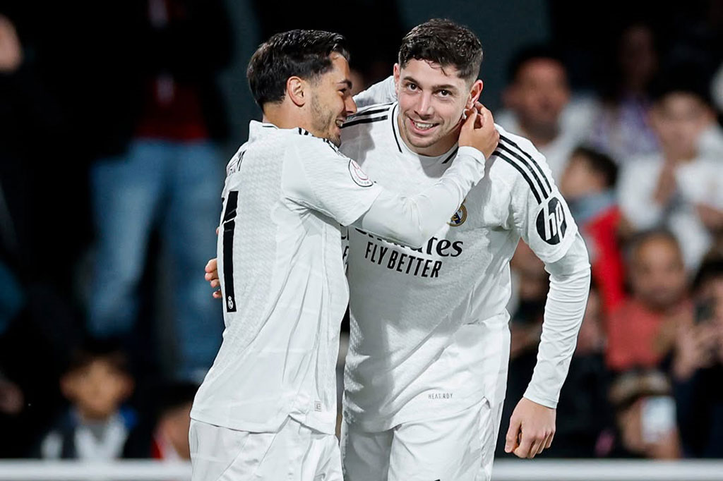 Los Blancos sukses membuka skor saat pertandingan baru berjalan lima menit. Diawali umpan silang ke tiang jauh, Federico Valverde menyambut dengan tendangan voli yang membuat kedudukan menjadi 1-0.