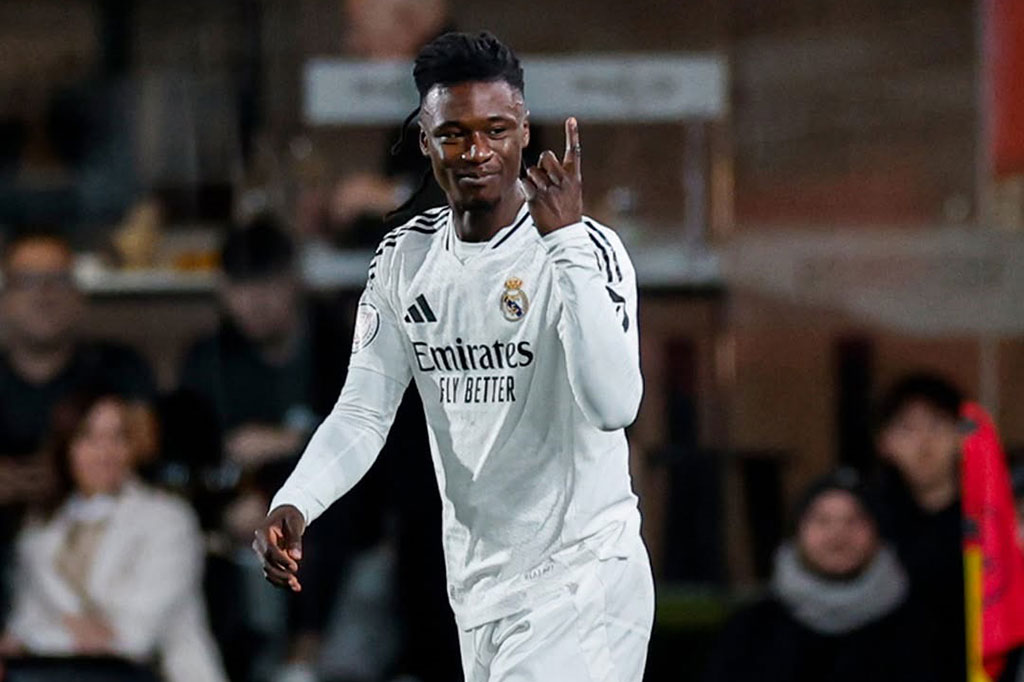 Eduardo Camavinga menggandakan keunggulan Madrid pada menit ke-13 usai sundulannya di kotak penalti mengoyak gawang Minera. Skor 2-0 untuk Real Madrid.