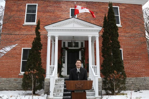 Trudeau, yang naik ke tampuk kekuasaan pada 2015 dengan janji-janji cara-cara yang cerah dan dipandang di seluruh dunia sebagai pembawa panji-panji liberalisme dan politik progresif, mengatakan bahwa ia akan terus menjabat sebagai perdana menteri sampai penggantinya dipilih. 
