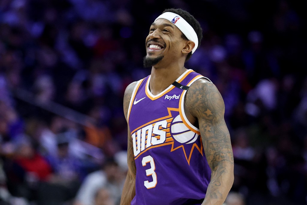 Bradley Beal mencetak 25 poin saat Phoenix Suns menghentikan empat kekalahan beruntun dengan kemenangan 109-99 atas Philadelphia 76ers pada laga Senin, 6 Januari 2025 malam waktu setempat.