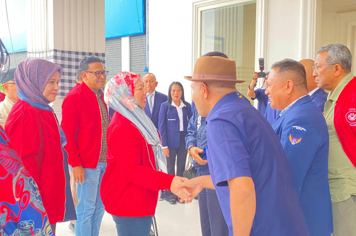 United Malays National Organisation (UMNO) hari ini mengunjungi Akademik Balai Negara (ABN) milik Partai NasDem. Wakil Ketua Bappilu DPW NasDem Hendi Pradesta mengatakan kunjungan tersebut menjadi wadah bagi UMNO untuk belajar terkait politik dalam bidang pendidikan.