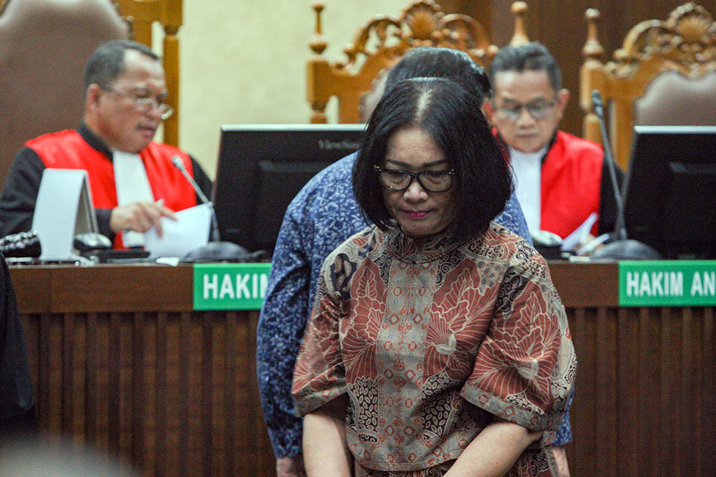 Oleh karena itu, Rita saat ini meminta bantuan kakak kandung serta kakak iparnya untuk kebutuhan hidup dirinya dan anak-anaknya. 