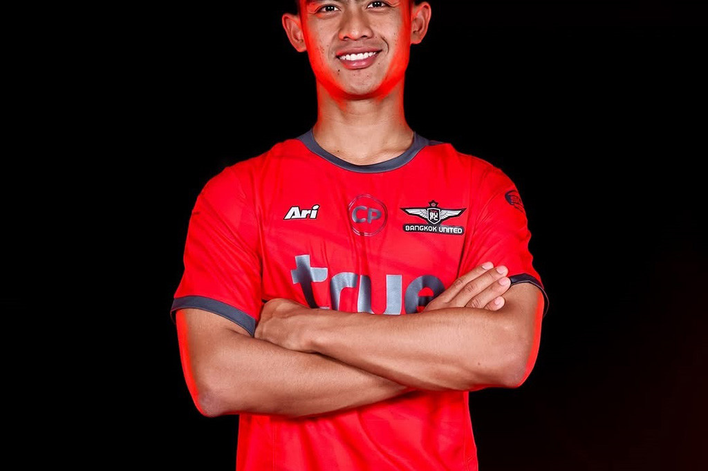 Penampilan gemilang Arhan pada Piala AFF 2020 membuatnya dipinang Tokyo Verdy yang waktu itu berada di  divisi kedua Liga Jepang dalam kontrak selama dua musim. Dia kemudian hijrah ke Suwon FC pada Januari 2024 dan bermain dua kali dengan total bermain empat menit.