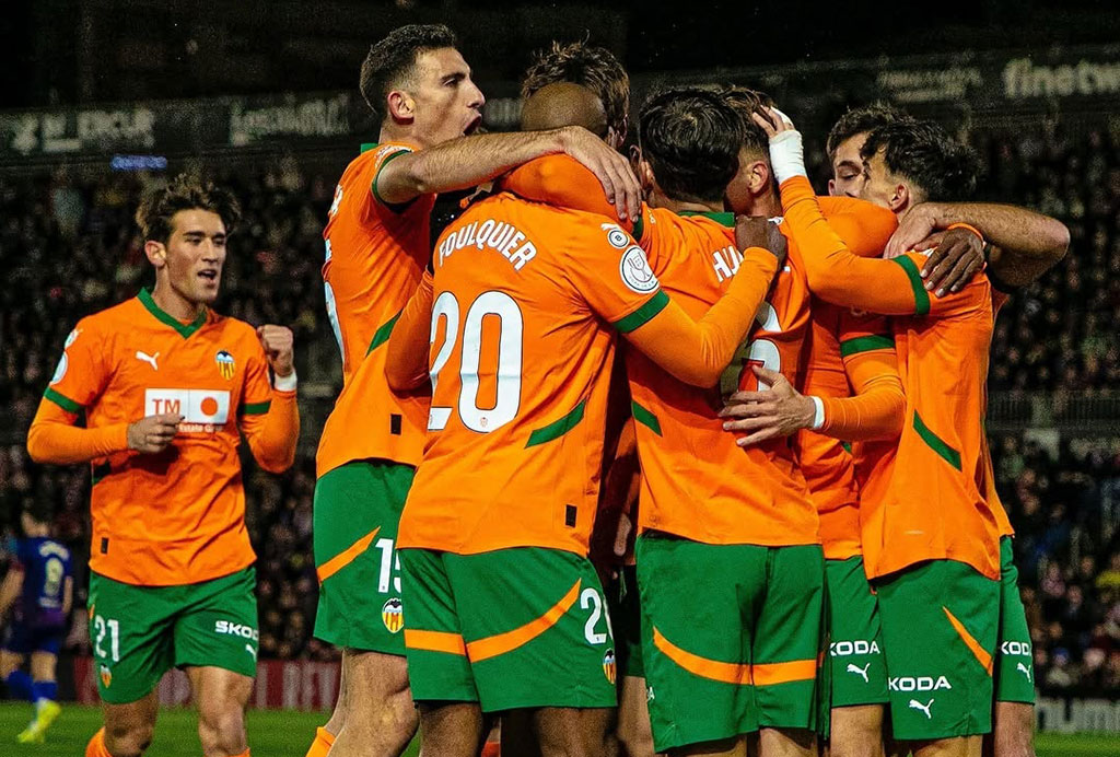 Valencia membawa pulang kemenangan 2-0 dari markas tim strata kedua Eldense, pada pertandingan 32 besar Piala Raja di Nuevo Pepico Amat, Elda, Rabu, 8 Januari 2024 dini hari WIB.