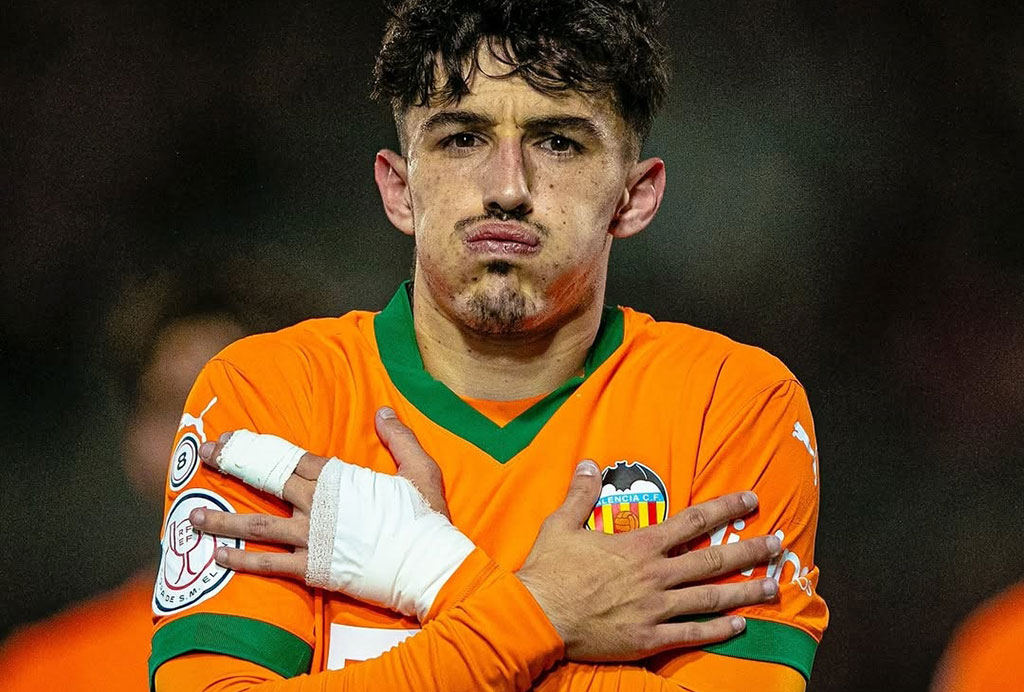 Diego Lopez kemudian menggandakan keunggulan Valencia pada menit ke-39.