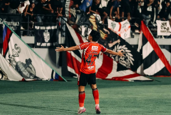 Serdadu Tridatu memecah kebuntuan terlebih dahulu lewat sundulan Rahmat Arjuna pada menit ke-47 setelah memanfaatkan umpan Privat Mbarga.