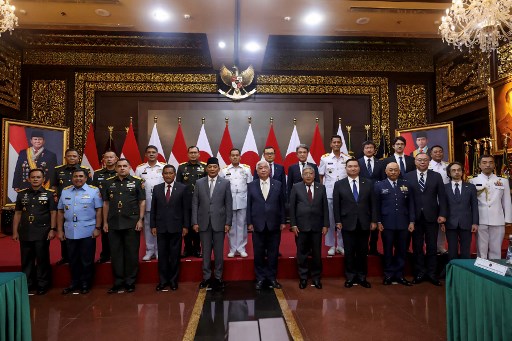 Kedua Menteri juga membahas kerja sama multilateral, mengapresiasi komitmen Jepang di kawasan Indo-Pasifik dengan penekanan pada prinsip ASEAN Centrality. Menhan Sjafrie juga mengapresiasi latihan bersama seperti Super Garuda Shield dan Komodo, serta menyampaikan terima kasih atas dialog konstruktif yang mempererat hubungan pertahanan kedua negara.