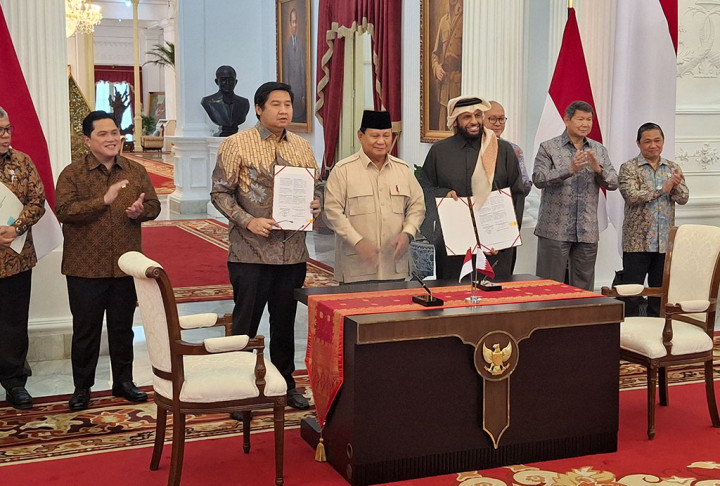 Presiden Prabowo Subianto menyaksikan penandatangaan nota kesepahaman atau MoU antara Pemerintah Indonesia dengan Pemerintah Qatar dalam pembangunan satu juta rumah. Kegiatan tersebut digelar di Istana Merdeka, Kompleks Istana Kepresidenan, Jakarta Pusat, Rabu, 8 Januari 2025.