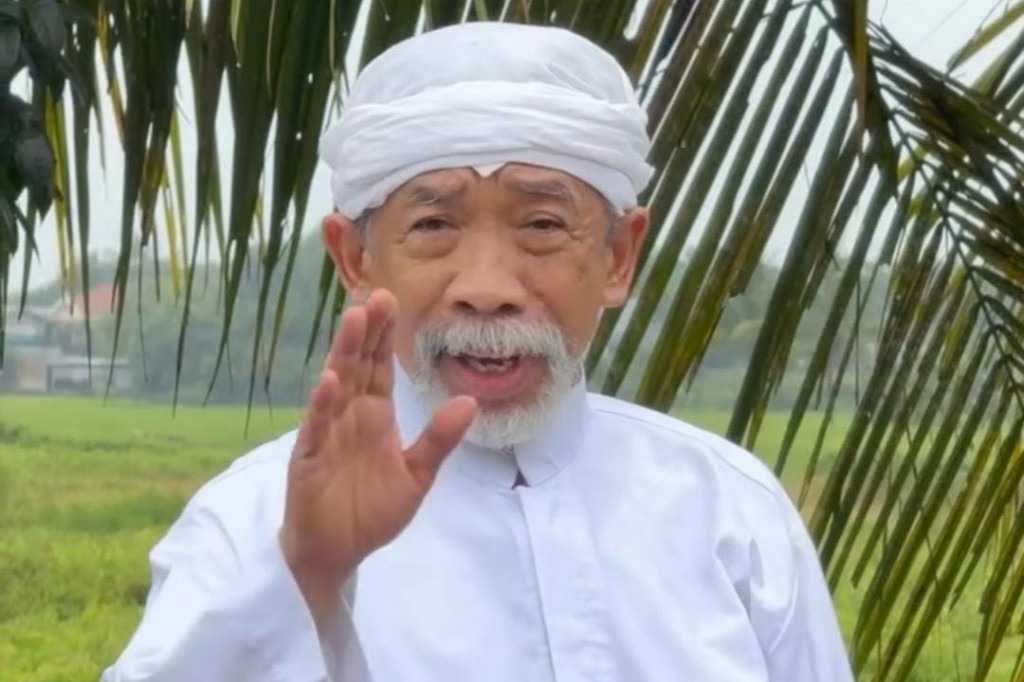 Pelawak legendaris Nurul Qomar dikabarkan meninggal dunia, Rabu, 8 Januari 2025 sore, usai mengidap kanker usus besar. Dia sempat dirawat sejak 23 Desember 2024, di RSUD Tangerang, Banten.