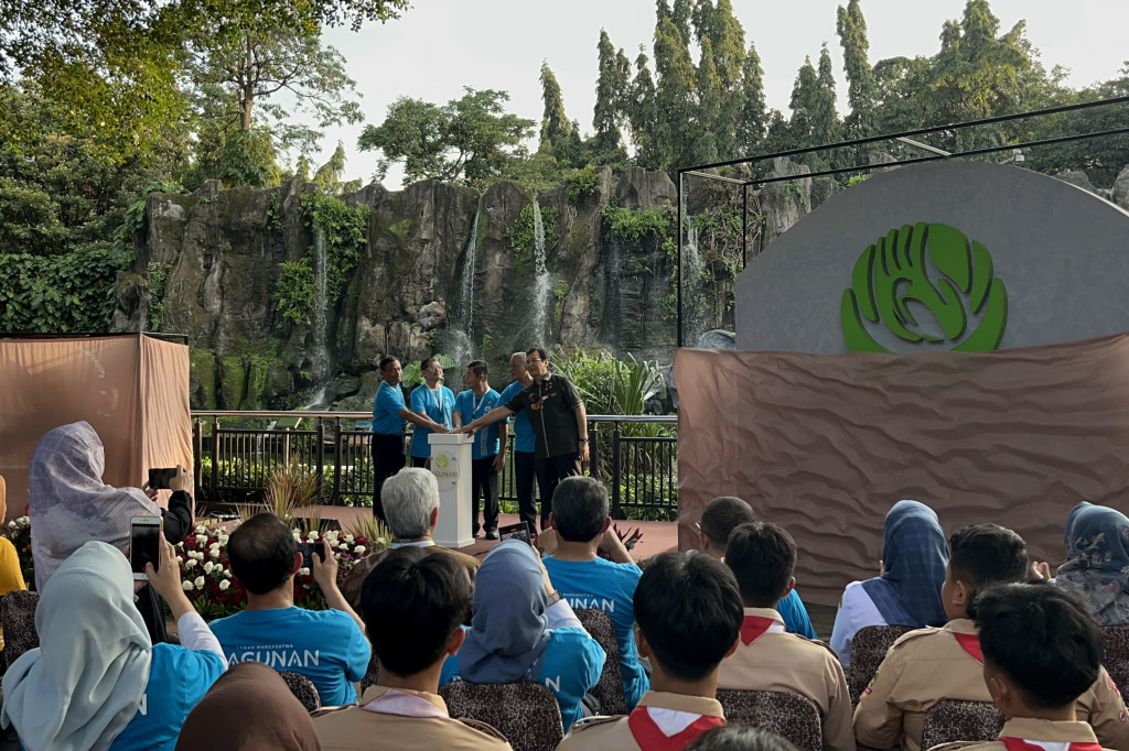 “Ini diharapkan menjadi simbol sebuah kegigihan ketangguhan, dan juga leadership, serta kedinamisan, serta karakteristik dari masyarakat kota Jakarta,” ucap Teguh di Taman Margasatwa Ragunan, Rabu, 8 Januari 2024.