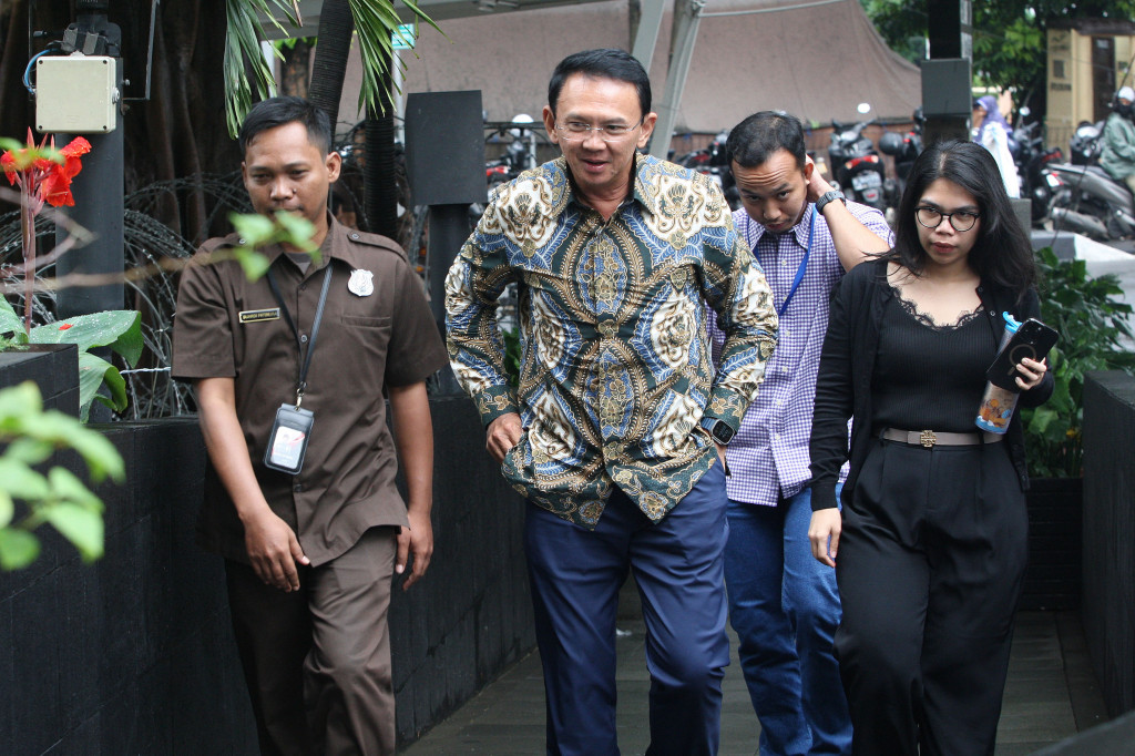 Tim penyidik Komisi Pemberantasan Korupsi (KPK) memeriksa Komisaris Utama PT Pertamina (Persero) tahun 2019-2024 Basuki Tjahaja Purnama (BTP) alias Ahok sebagai saksi penyidikan dugaan kasus korupsi pengadaan gas alam cair (liquefied natural gas/LNG) di PT Pertamina tahun 2011-2014.