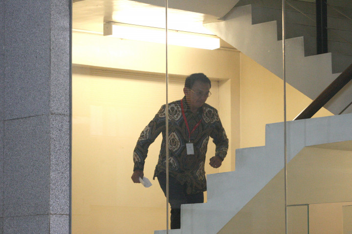 Dia juga menerangkan bahwa dirinya akan diperiksa dalam kapasitasnya sebagai komisaris utama Pertamina.