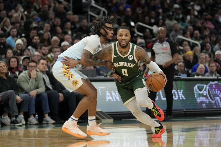 Lillard mencetak 26 poin dan delapan assist, sementara Antetokounmpo menyumbangkan 25 poin, 16 rebound, dan delapan assist.