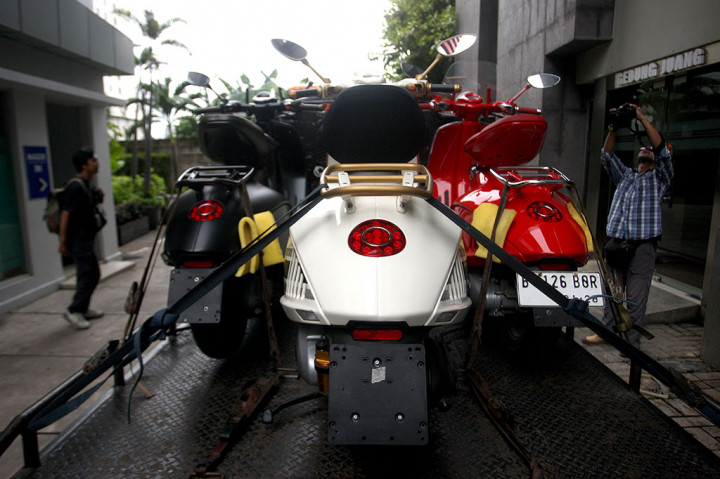 Komisi Pemberantasan Korupsi (KPK) kembali melakukan penyitaan terkait kasus dugaan rasuah berupa fraud di Lembaga Pembiayaan Ekspor Indonesia (LPEI). Sebanyak tiga motor Vespa senilai miliaran rupiah diambil penyidik.