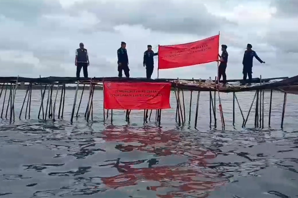 Dia menyampaikan bahwa penyegelan dilakukan, karena pemagaran tersebut diduga tidak memiliki izin dasar Kesesuaian Kegiatan Pemanfaatan Ruang Laut (KKPRL).