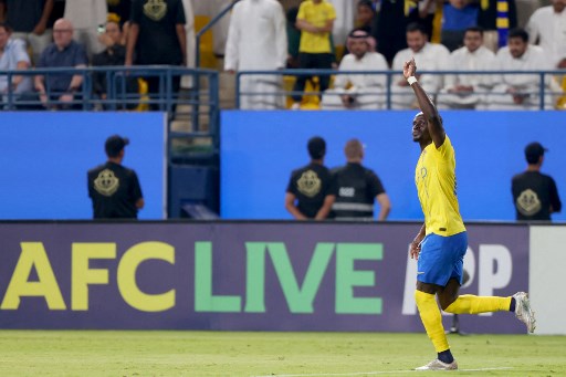 Setelah Saviour Godwin memberi Okhdood keunggulan awal, mantan bintang Liverpool Sadio Mane menyamakan kedudukan setelah 29 menit.