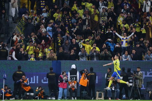 Ronaldo, yang bergabung dengan Al-Nassr dua tahun lalu, membawa klub Riyadh itu berbalik unggul dari titik penalti tiga menit sebelum jeda.