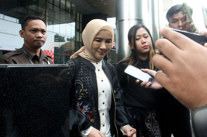 Nicke sudah memenuhi panggilan. Pemeriksaan dia berlangsung cepat, namun, KPK belum memberikan keterangan soal pemeriksaan dia.