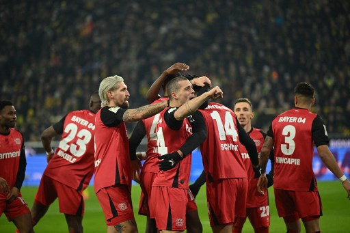 Kemenangan ini adalah yang kesepuluh bagi Leverkusen di Liga Jerman dan membuat poin mereka menjadi 35 poin dari 16 pertandingan.  Die Werkself berjarak satu poin dari Bayern yang baru memainkan laga pekan ke-16 melawan Borussia Monchengladbach pada Minggu, 12 Januari dini hari.