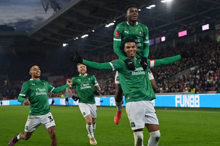Tim papan bawah Championship, Plymouth Argyle, mencatatkan kejutan besar di putaran ketiga Piala FA dengan mengalahkan tim Liga Premier Brentford 1-0 di Gtech Community Stadium, Sabtu, 11 Januari 2025.