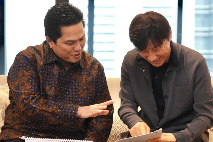 Dalam pernyataan di Instagram resmi miliknya, Sabtu 11 Januari 2025, Coach Shin juga berterima kasih kepada seluruh pihak yang mendukung tugasnya sebagai pelatih timnas Indonesia. Nama Erick Thohir sebagai Ketum PSSI lantas disebutnya dalam paragraf pertama.  