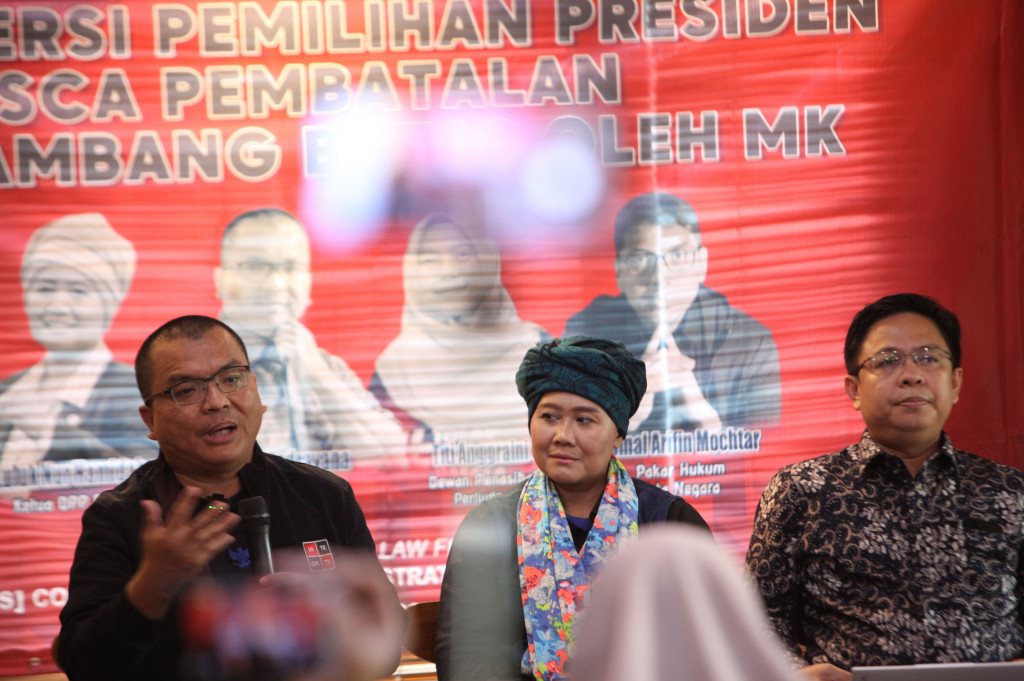 Sebelumnya, MK menghapus ambang batas atau presidential threshold minimal 20 persen kursi DPR. MK menyatakan semua partai politik peserta pemilu memiliki kesempatan untuk mengusulkan pasangan calon Presiden dan Wakil Presiden.