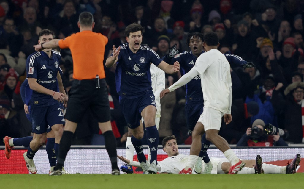 Tidak ada gol tambahan yang tercipta sepanjang 2x15 menit babak tambahan. Pada babak adu penalti, kiper Altay Bayindir bermain luar biasa untuk menggagalkan tendangan Kai Havertz.