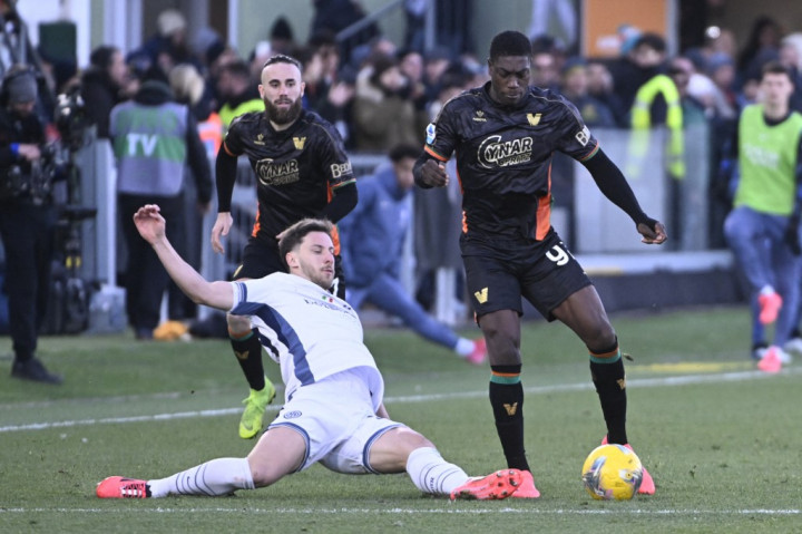 Inter kini menempel Napoli yang memuncaki klasemen Liga Italia, dengan 43 poin dari 18 laga, terpaut satu angka dari Napoli.