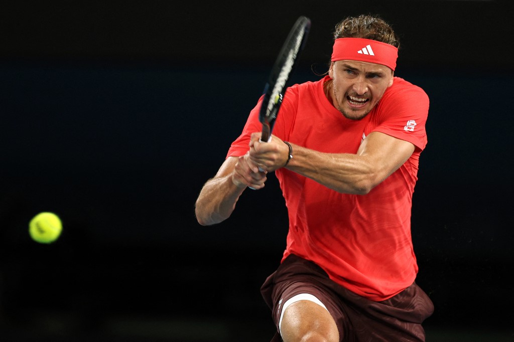 Zverev tiba di Melbourne setelah memenangi dua pertandingan di United Cup. Akan tetapi, ia mengundurkan diri menjelang pertandingan perempat final Jerman melawan Kazakhstan karena cedera bisep.