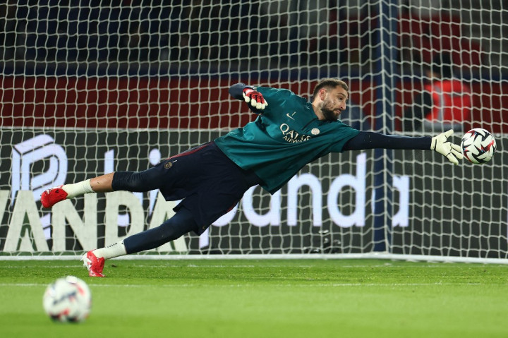 Di babak kedua, Les Parisiens bermain lebih tenang dengan menguasai tempo permainan. Namun Saint Etienne mampu mencuri gol lewat proses tendangan bebas. Pada menit ke-64, Zuriko Davitashvili melepaskan tendangan bebas menyusur yang menembus sisi kiri gawang Gianluigi Donnarumma. Skor berubah menjadi 2-1 untuk PSG.