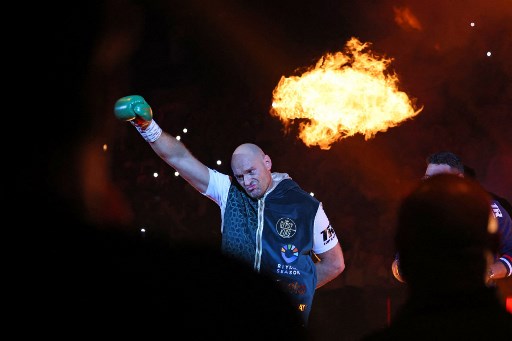 Petinju berjuluk 'Gypsy King' itu terakhir kali bertarung pada 21 Desember, ketika kalah dari Usyk di Riyadh. Fury dikalahkan Usyk melalui keputusan hakim, yang ketiganya memberikan skor 116-112.