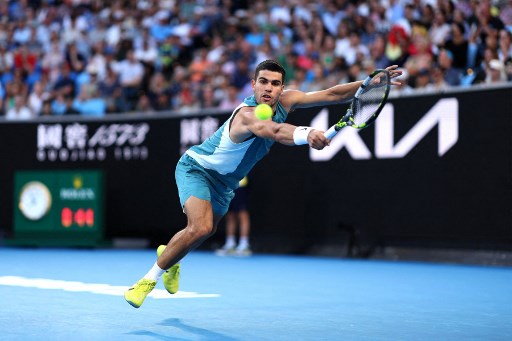 Hasil terbaik Alcaraz di Australian Open terjadi musim lalu ketika ia mencapai perempat final. Ia diunggulkan untuk bertemu Novak Djokovic pada tahap itu tahun ini, dengan Alexander Zverev sebagai calon lawan di semifinal.